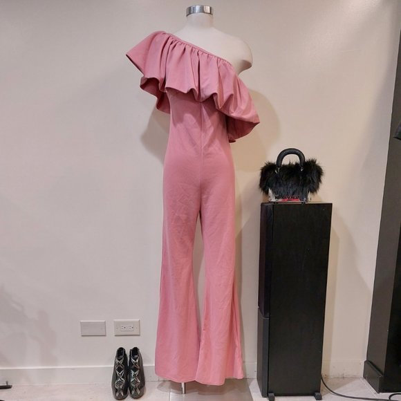 💋GORGEOUS💋 CLUB L LONDON DIVINE TIME PINK ONE SHOULDER RUFFLE JUMPSUIT - Picture 2 of 12